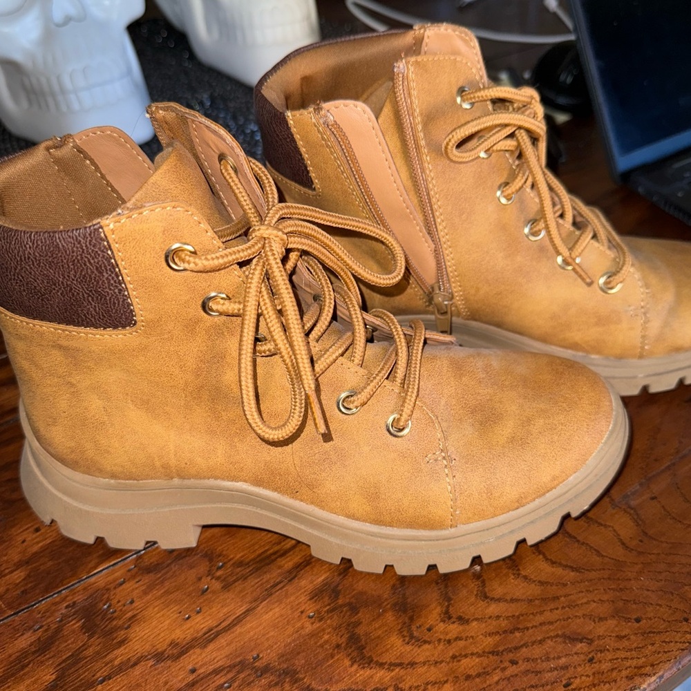Simons Brown Lace-Up Boots